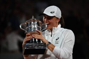 The Rise of Iga Świątek: A Tennis Sensation