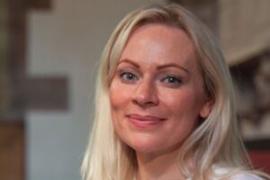 Vicky Myers: A Visionary Among Artists