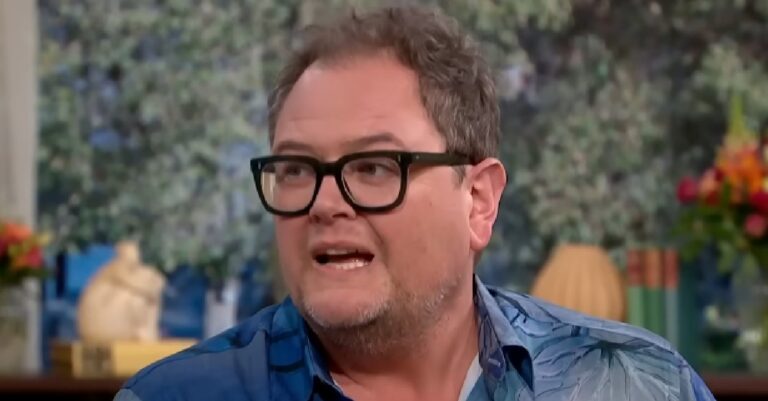 Alan Carr: A Look into the Life and Career of the Comedian