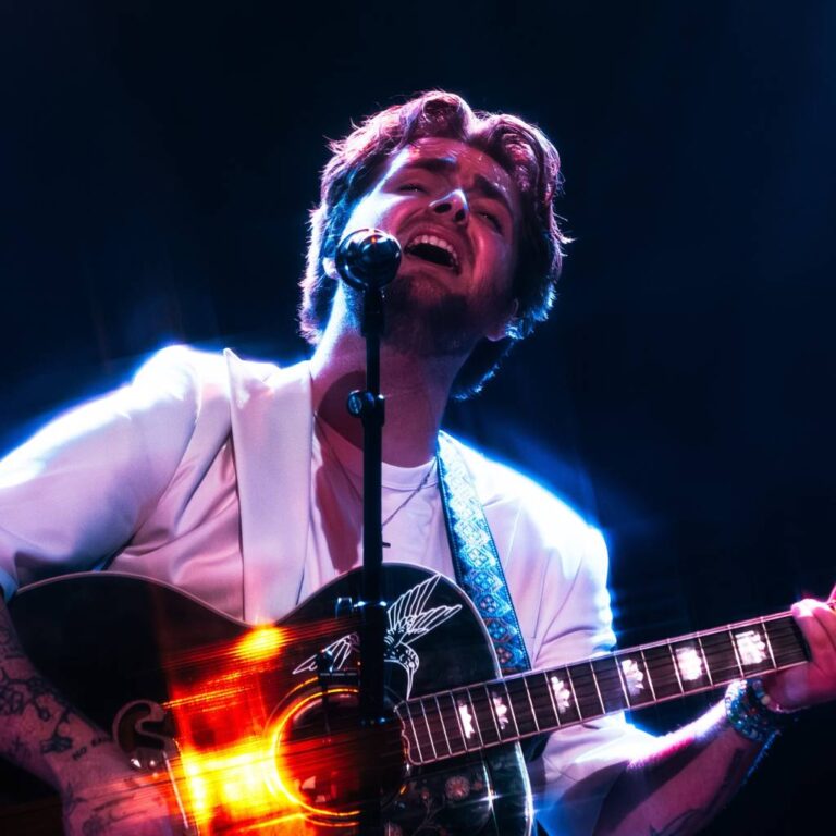 The Rise of Alex Warren: Social Media Influencer