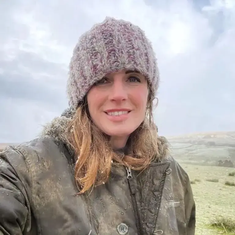 The Inspiring Journey of Amanda Owen, the Yorkshire Shepherdess