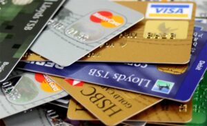 The Essential Guide to Credit Cards: Benefits and Risks