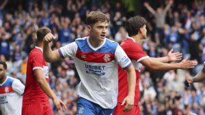 The Rise of Findlay Curtis in Digital Influence