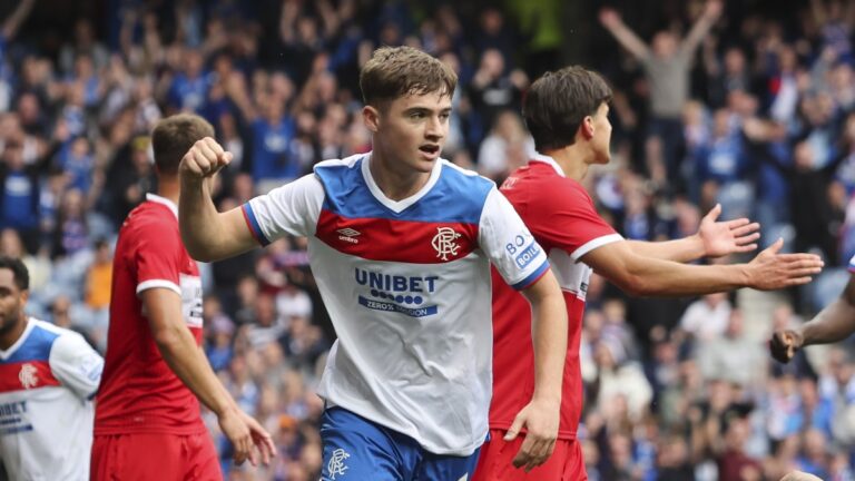 The Rise of Findlay Curtis in Digital Influence