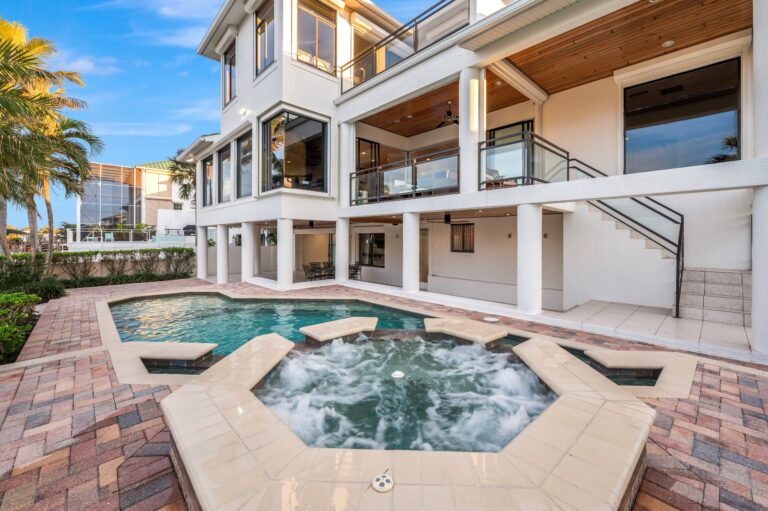 The Allure of Naples: A City Steeped in History and Culture