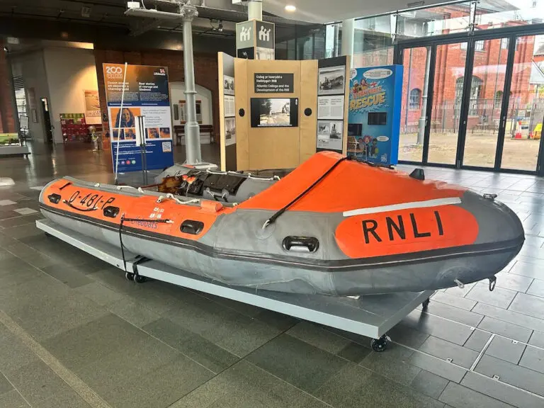 RNLI Issues Urgent Safety Warning on Dangerous Waves