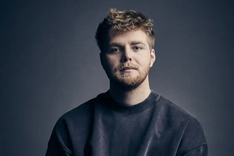 The Rise of Alex Warren: A Social Media Sensation