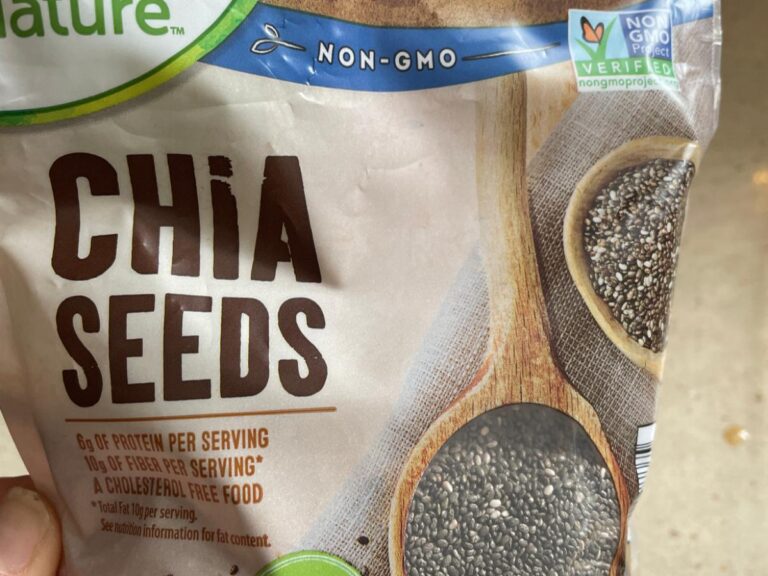Exploring the Benefits and Uses of Chia Seeds
