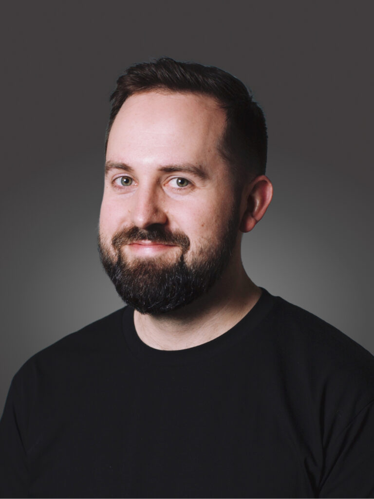 Dan Thomas: A Notable Voice in Sports Journalism