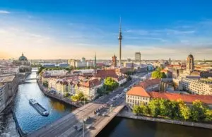 Exploring Flights to Paris: Trends and Insights