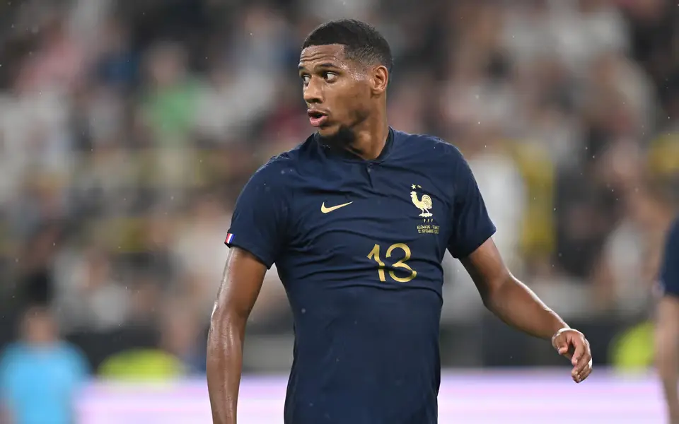 Lloyd Kelly: The Emerging Talent in Football