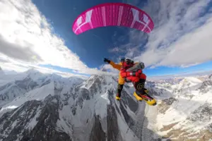 Rell Harwood: The Rising Star Captivating Audiences