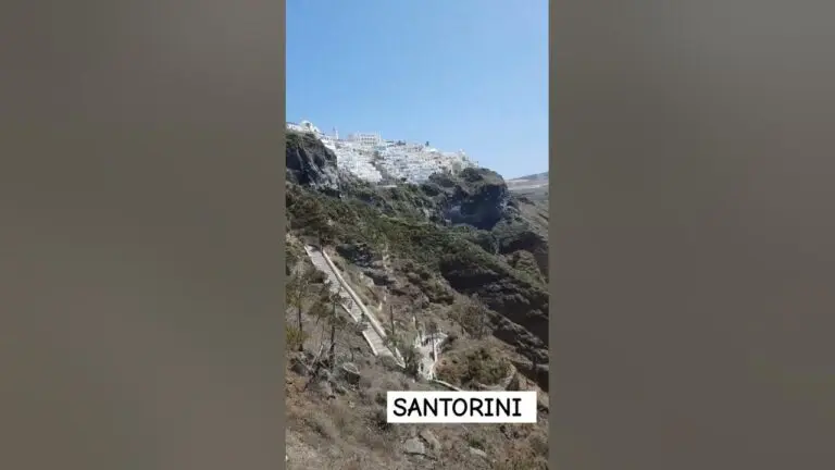An In-Depth Look at Santorini: Greece’s Idyllic Island