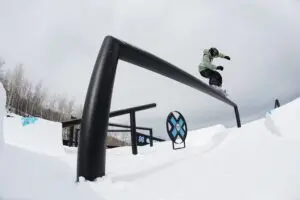 Su Yiming: The Rise of a Snowboarding Prodigy