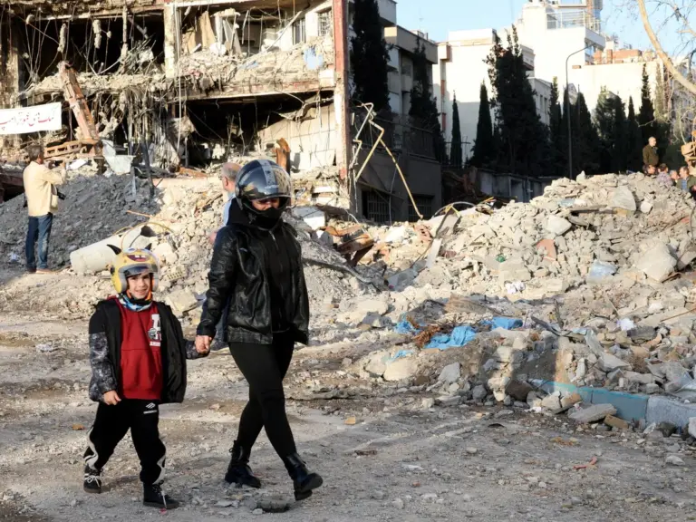 Israel iran war strait of hormuz: Israel-Iran War: Tensions Escalate in the Strait of Hormuz