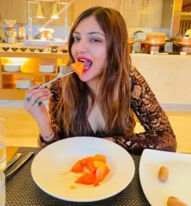 khushi mukherjee santy controversy — IN news