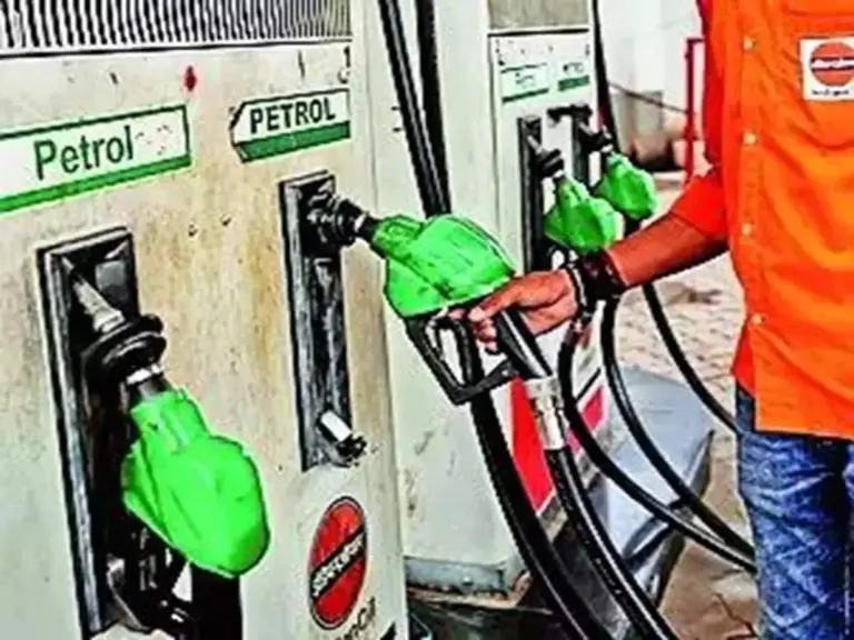 Petrol: Current State of  in Indore, India