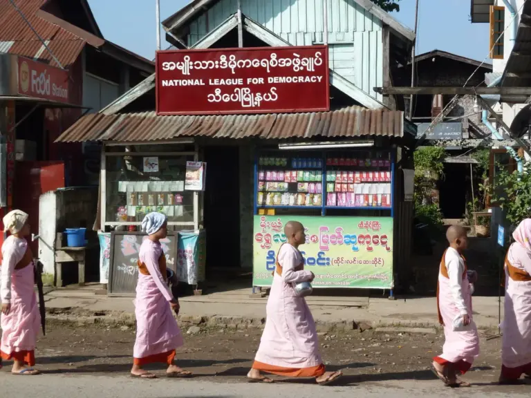 Regierungspartei: Ruling Party Faces Challenges After Election Defeat