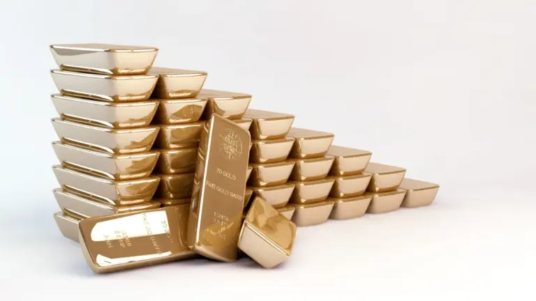 Gold Prices Decline Amid Market Adjustments