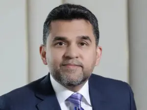 രാജസ്ഥാന് റോയല്സ്: Rajasthan Royals Team Manager Caught Breaching Protocol During IPL Match